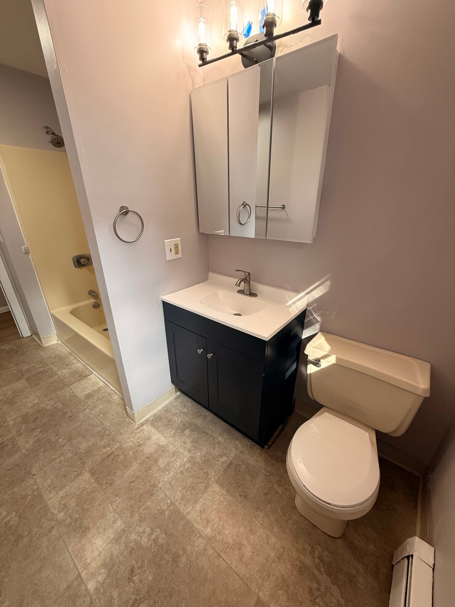 Building Photo - 606 Rye St