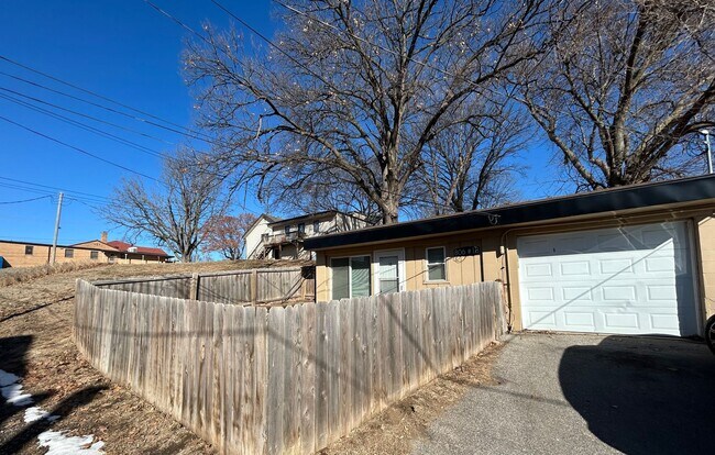 Building Photo - Your Private Oasis in Old Town Discover the "hidden gem" of The Melville.