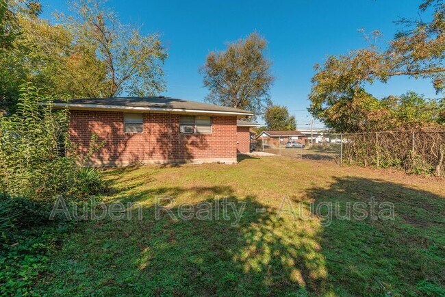 Building Photo - 1514 Bleakley St