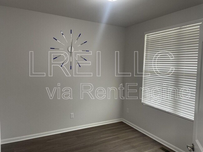 Building Photo - 9211 Tamarack Grove Ln