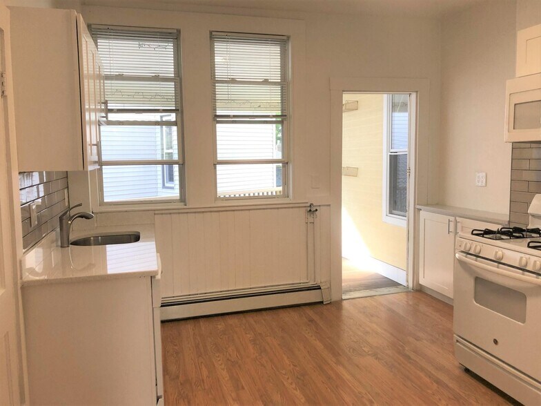 Building Photo - 56 Portsmouth St