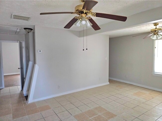Building Photo - 422 Meriwether St
