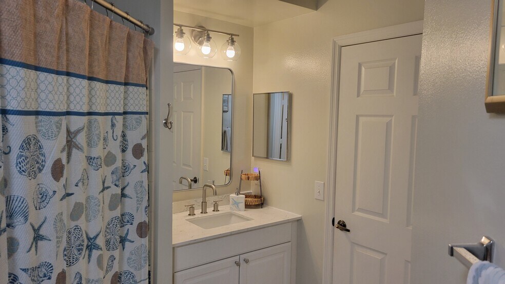 Building Photo - 15645 Ocean Walk Cir