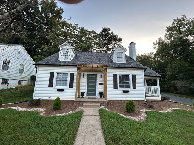 Building Photo - Available Soon! Ardmore WS, 4 Bedroom, 3 F...