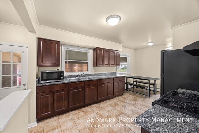 Building Photo - 3619 216th Pl