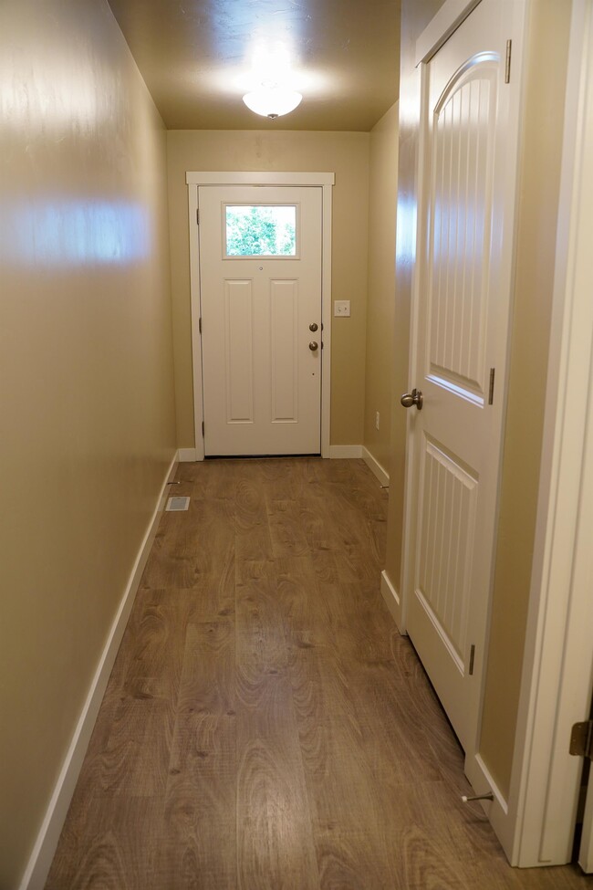 Building Photo - 528 Fox Chase Dr