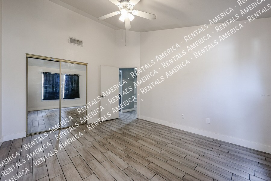 Building Photo - 1631 E Javelina Cir