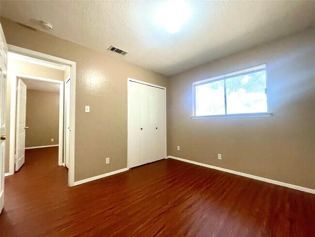 Building Photo - 11600 Fast Horse Dr