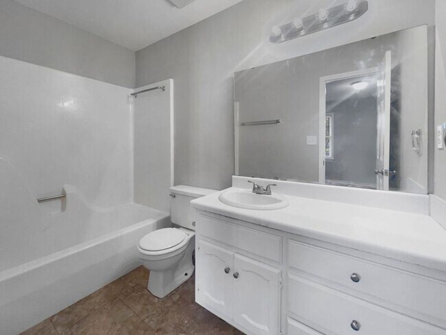 Building Photo - 3414 Kensington Ct