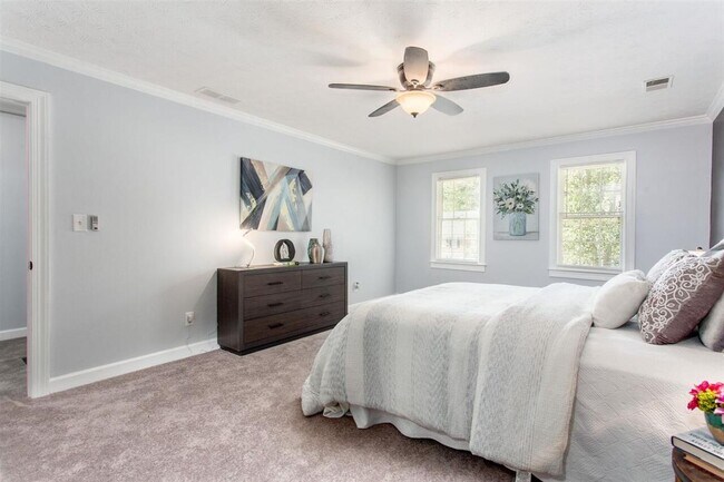 Building Photo - 5735 Manassas Run