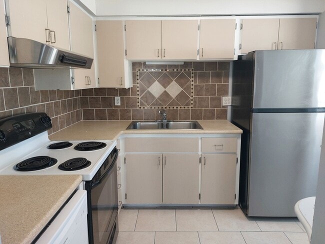 Building Photo - 1815 Marbeth St