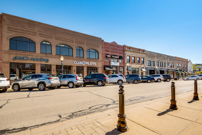 Building Photo - 426 N La Grange Rd