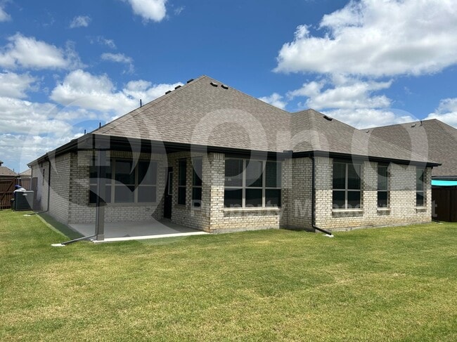 Building Photo - 533 Oleander Dr