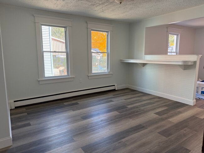 Building Photo - 105 Silver Ln