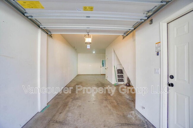 Building Photo - 8717 NE 17th St