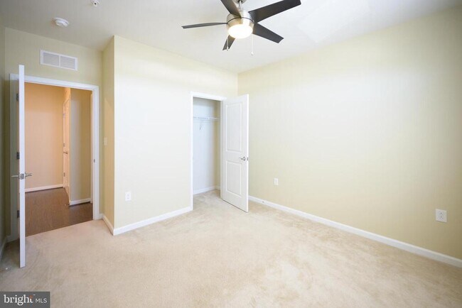 Building Photo - 5130 Cambria Wy