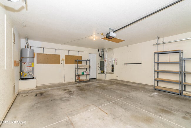 Building Photo - 9940 E Covington St
