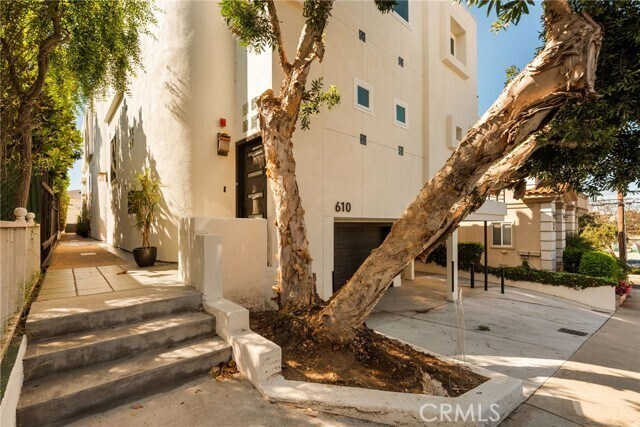 Building Photo - 610 9th St