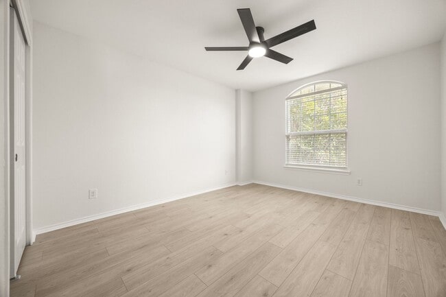 Building Photo - Schertz Dream Rental: Modern Luxury & Space!