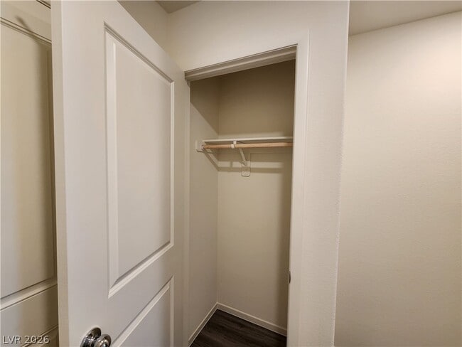 Building Photo - 6062 Lily Gdn St