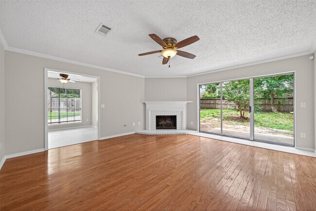 Building Photo - 106 Breezy Point Pl