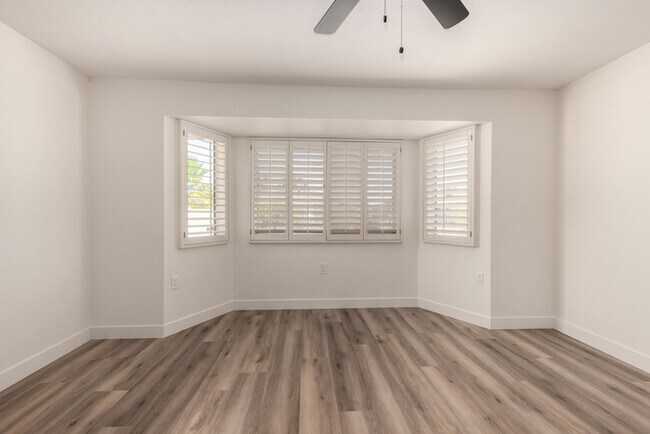 Building Photo - 17615 N Whispering Oaks Dr