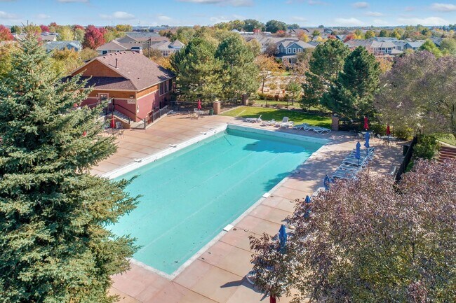 Building Photo - Welcome to this beautifully maintained 4-bedroom, 4-bath home with a dedicated office space