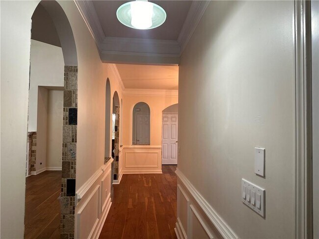 Building Photo - 1550 Belmont Hills