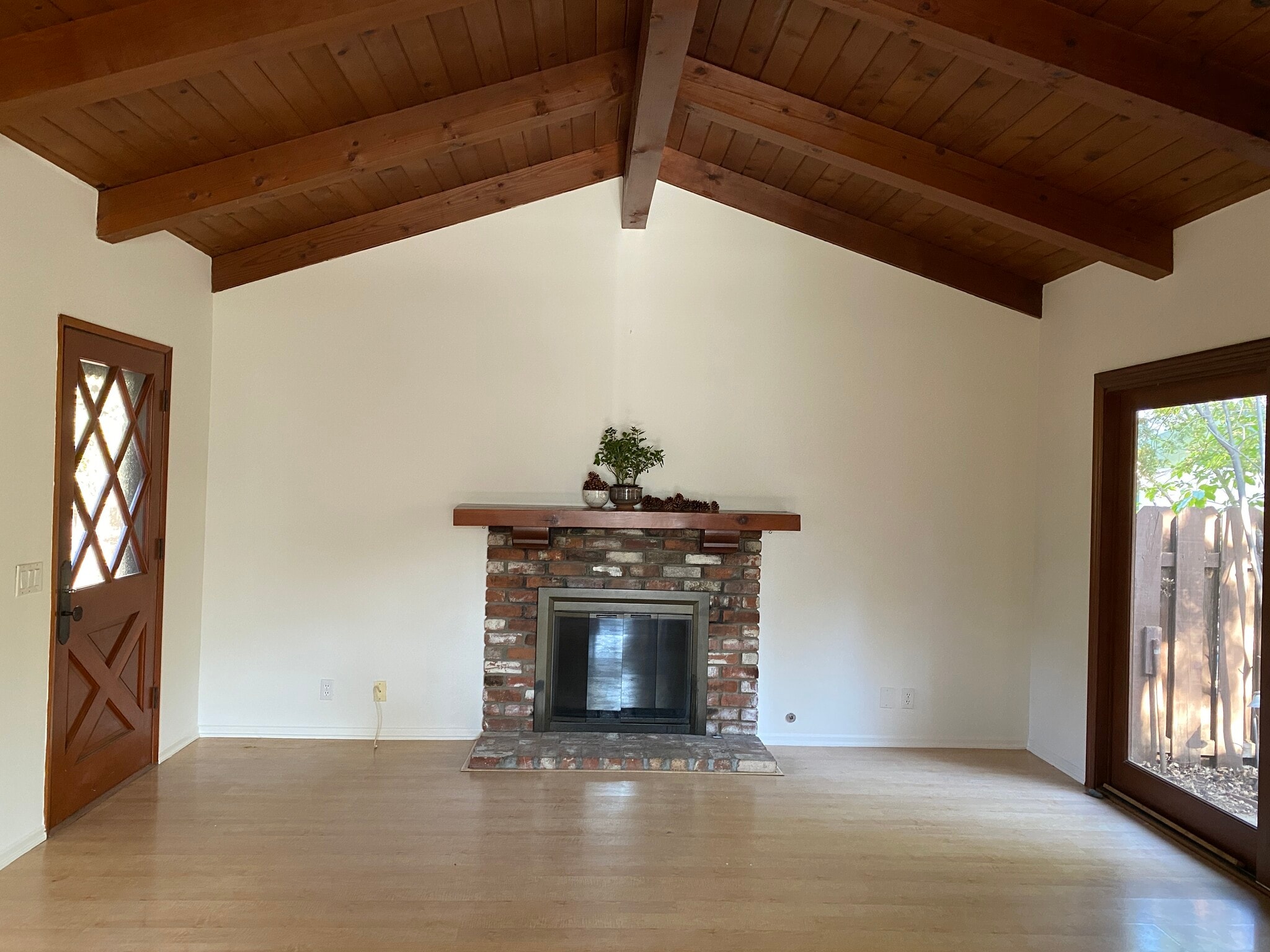 Building Photo - 554 Paige Ln