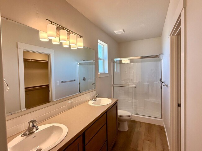 Building Photo - Brand New Home