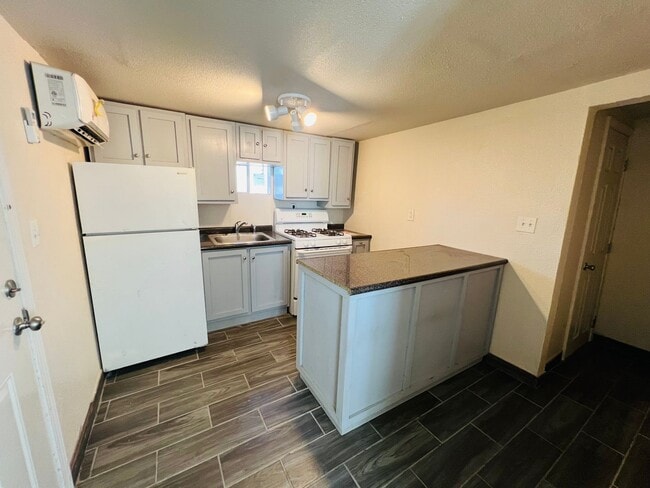 Building Photo - 7182 Ponce Dr