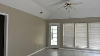 Building Photo - 809 Schaub Ave