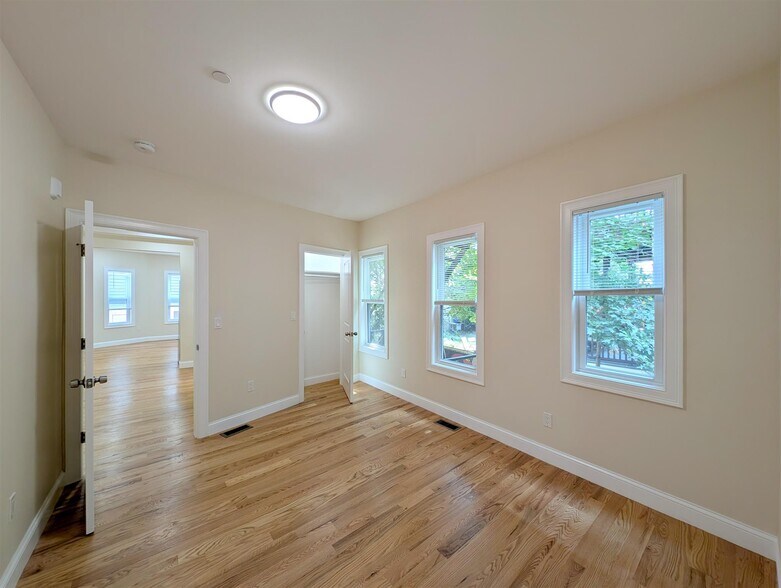 Building Photo - 22 Holyoke Rd