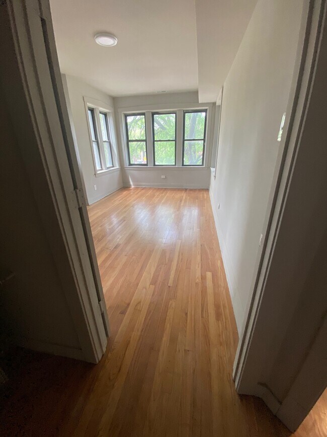 Building Photo - 5018 W 18th St