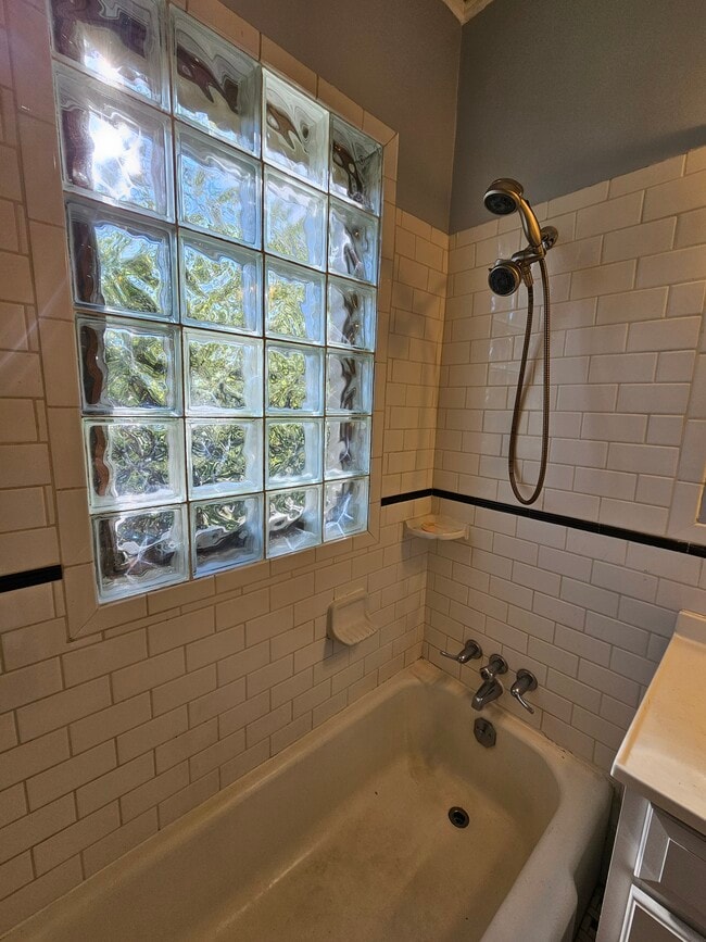 Building Photo - 920 N Church St