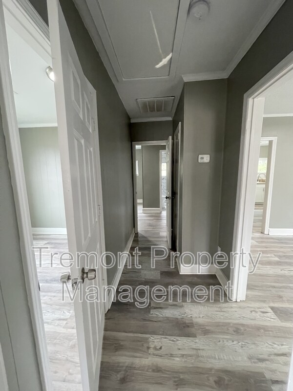 Building Photo - 1710 South Kelley Street