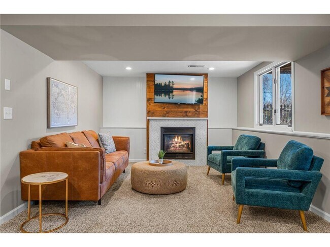 Building Photo - 540 Orchid Ln N