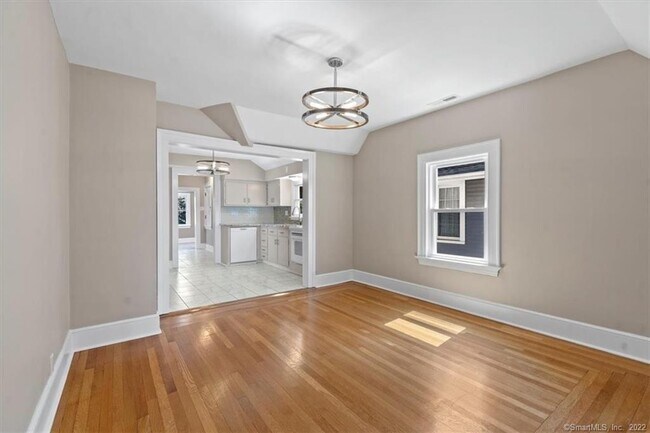 Building Photo - 223 Townsend Ave