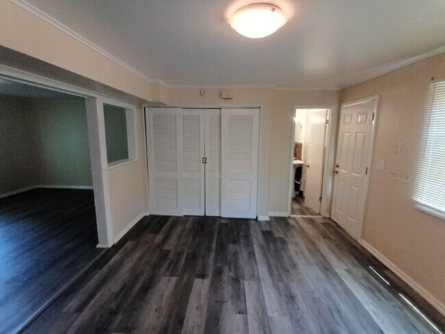 Building Photo - 2263 Delton Ct