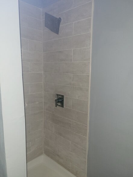 Building Photo - 83 N 22nd St