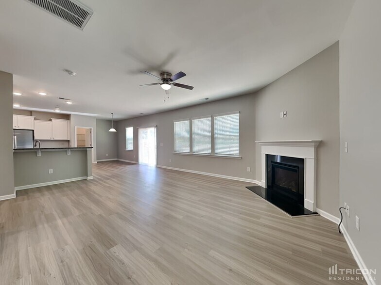 Building Photo - 187 Falls Cove Dr