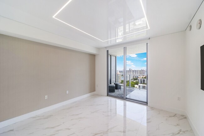 Building Photo - 300 Sunny Isles Blvd