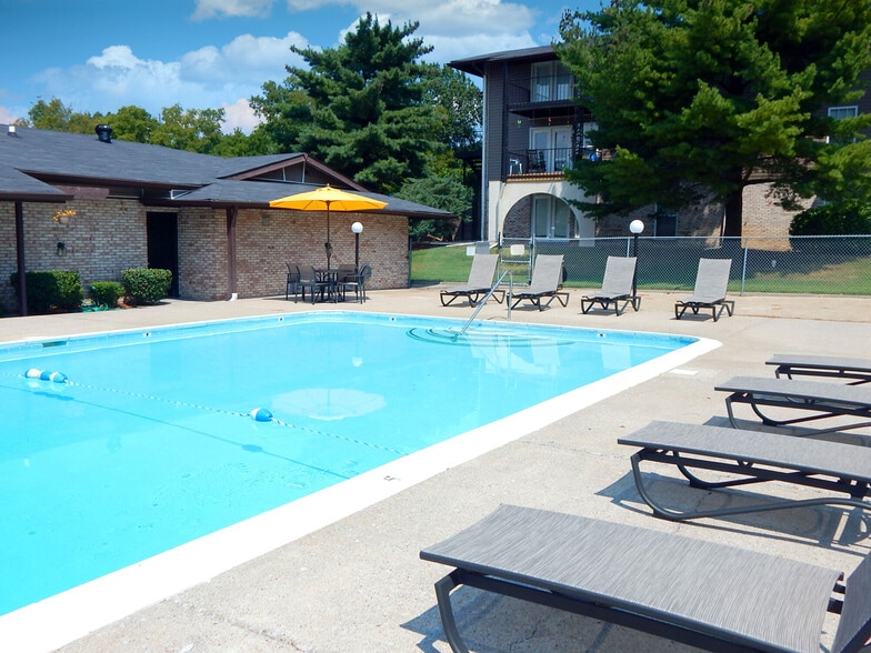 Building Photo - The Village at Crestview Apartments