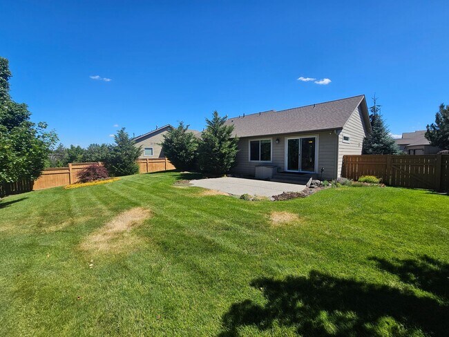 Building Photo - Beautiful Updated Home