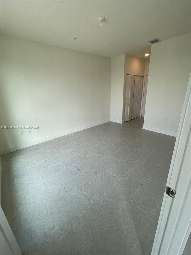 Building Photo - 8167 NW 41st St
