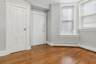 Building Photo - 162 Fairview Ave