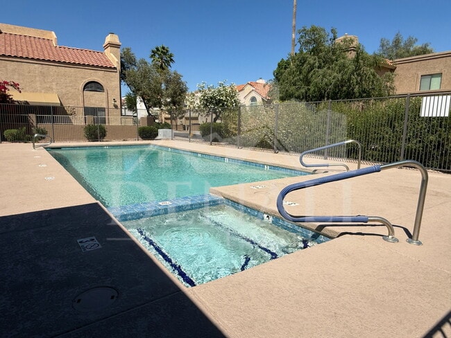 Building Photo - 2073 N Sunset Dr