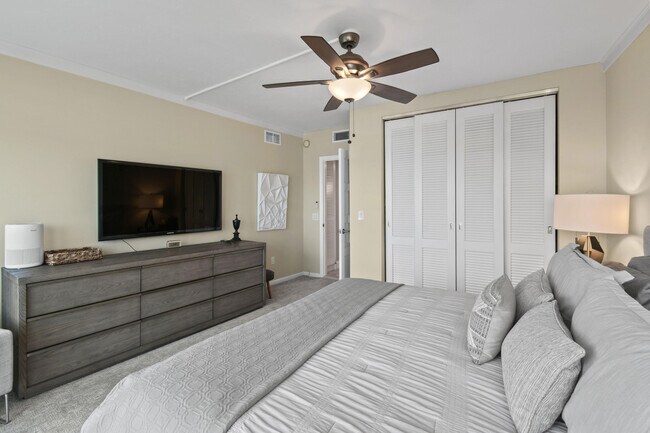 Building Photo - 2774 S Ocean Blvd