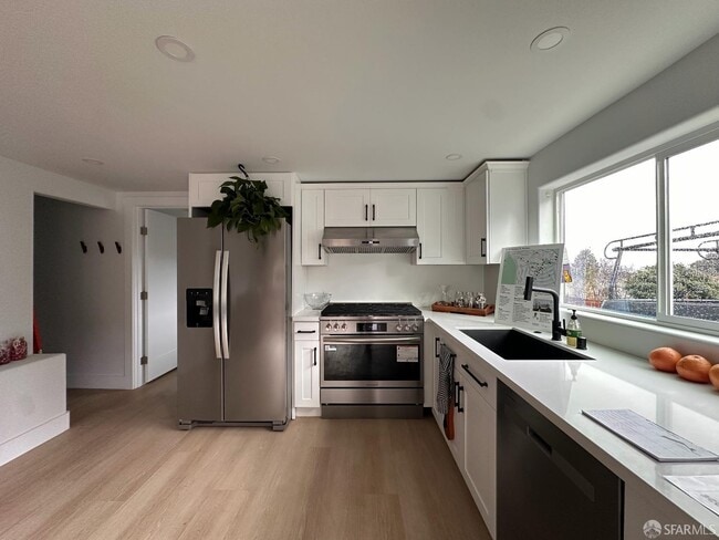 Building Photo - 480 Monterey St