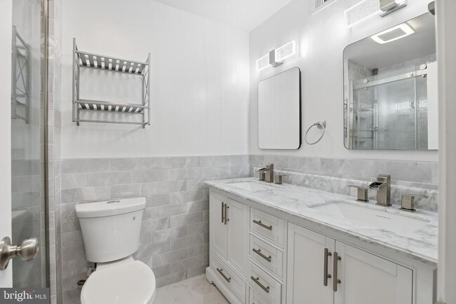 Building Photo - 20309 Beaconfield Terrace